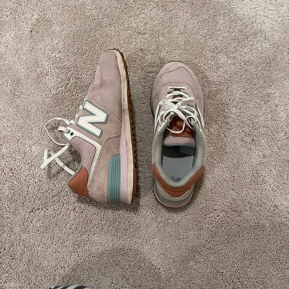 New Balance 574 - Picture 2 of 3